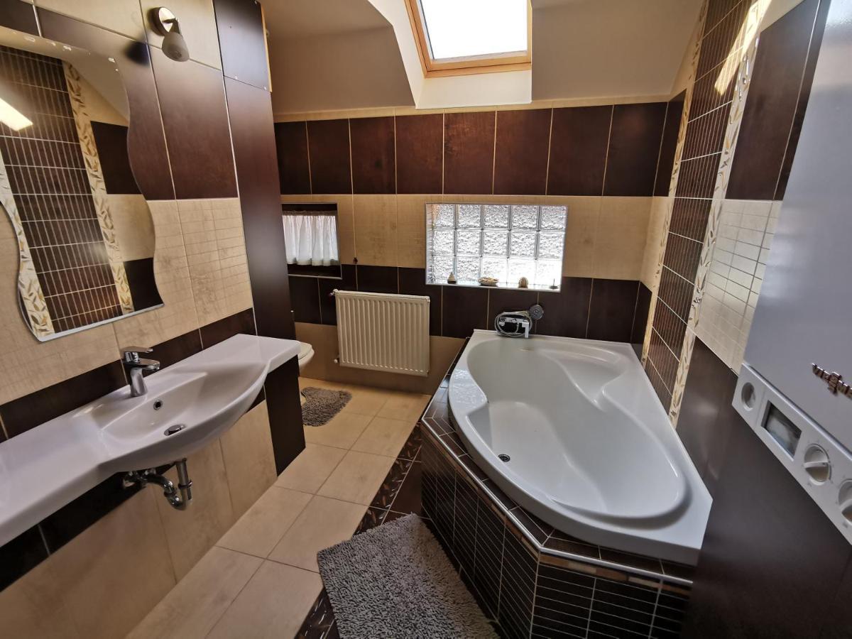 Galery Apartman Gyula Εξωτερικό φωτογραφία